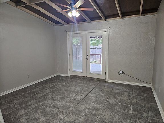 5th image of 203 NW Northwood Ave