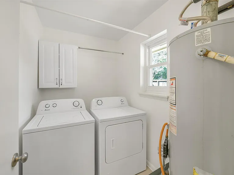 8415 Braesdale Ln — Photo 18