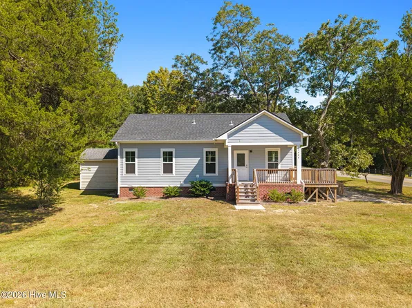 1494 Midway Road SE, Bolivia, NC 28422