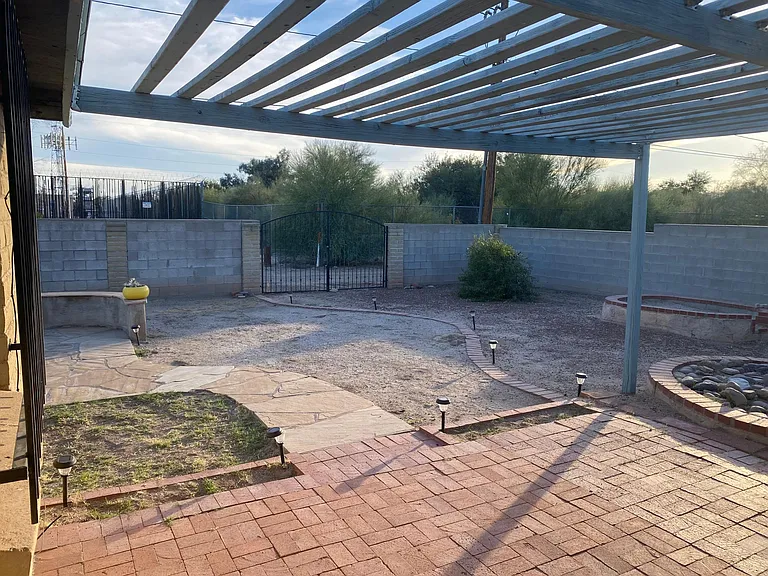 1021 W Edgewater Dr — Photo 16