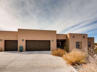 12 Via Nova, Santa Fe, NM 87507
