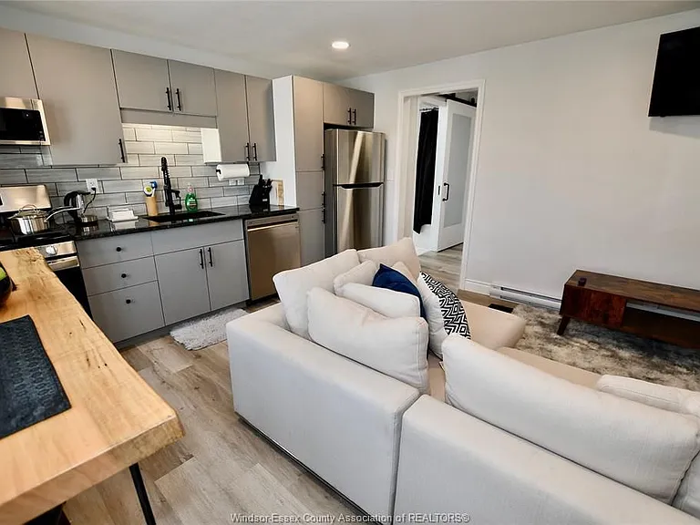 298 George St — Photo 8