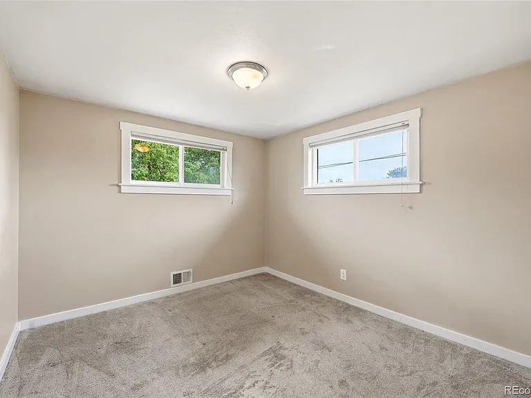 1275 W 4th Ave — Photo 16