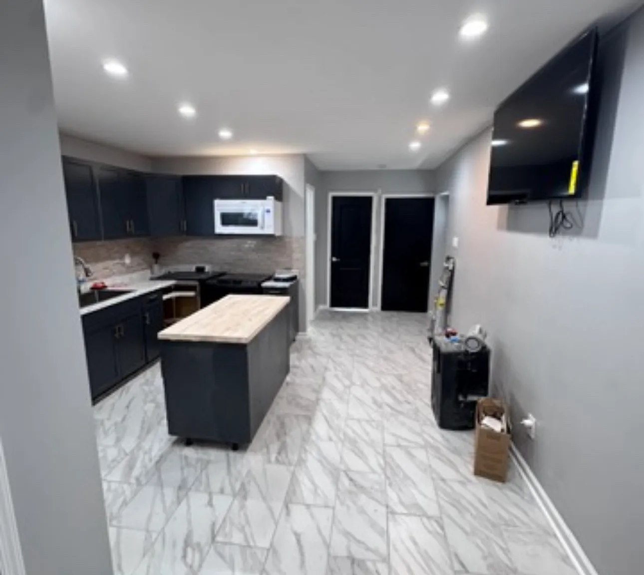 817 N Monroe St — Photo 1