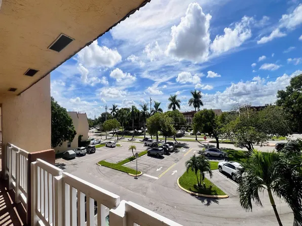 8901 Sunrise Lakes Boulevard #307, Sunrise, FL 33322