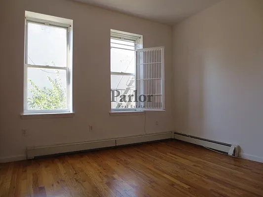 Rented by Parlor Real Estate Corp | media 33