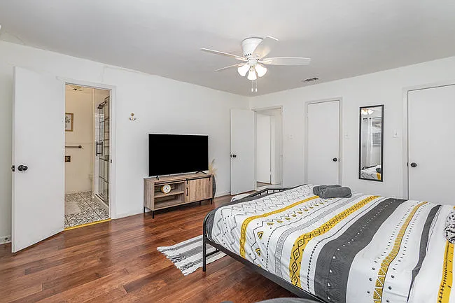 2404 Crestview Cir — Photo 16