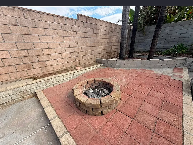 2342 La Salle Ave — Photo 14