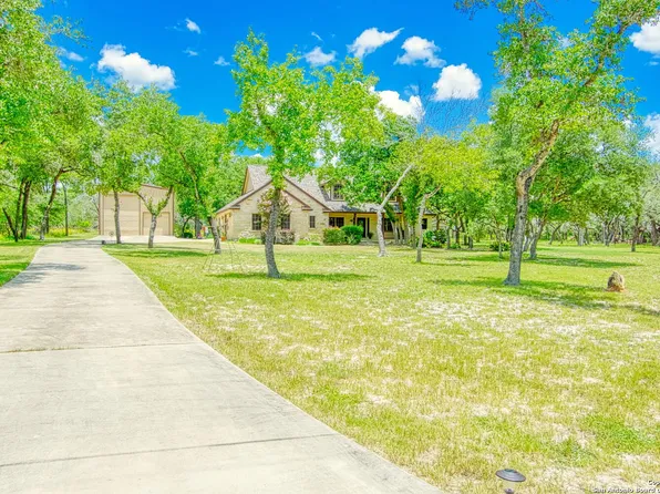 536 ROSE BRANCH DR, La Vernia, TX 78121