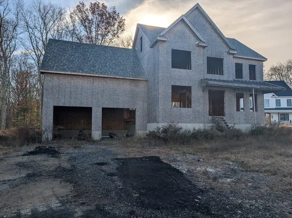 5 Windsor Dr, Attleboro, MA 02703
