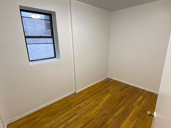 3rd image of 310 E 93rd St APT 5E