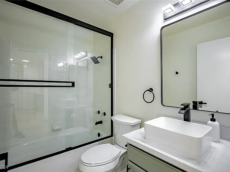 5554 Merriweather Dr — Photo 15