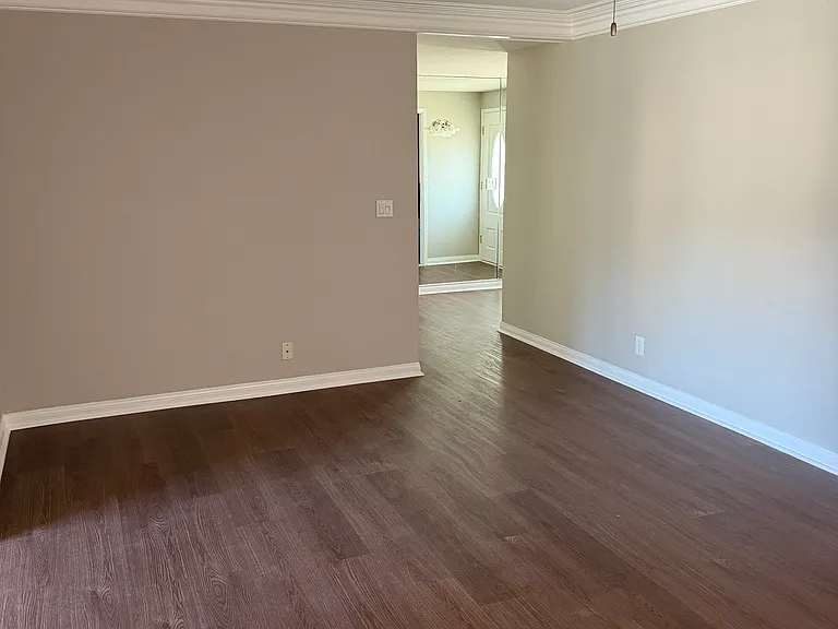 3028 E Vermillion St — Photo 3