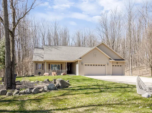 245 Rosebud Ct, Traverse City, MI 49696