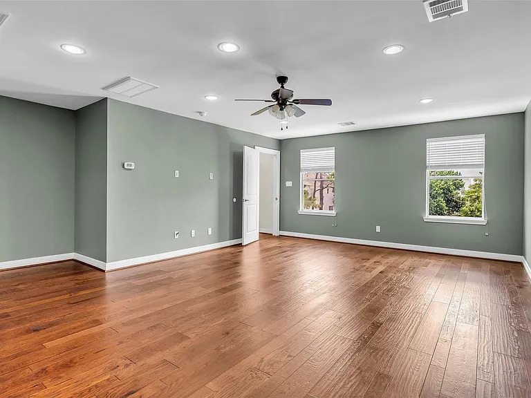1423 Colorado St — Photo 21