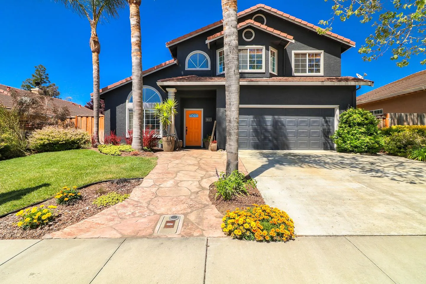 1620 Foxwood St photo 1