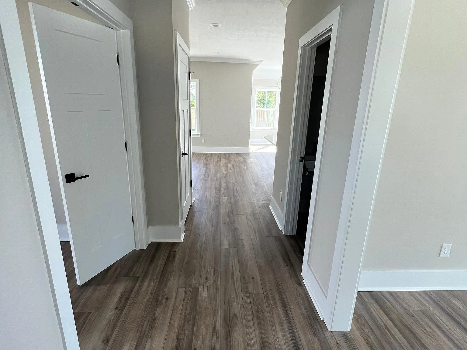 3 bed, 1907 sqft, $2,195 — Photo 3