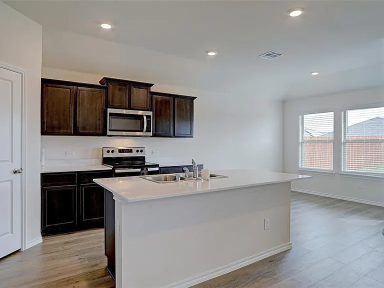 6517 Waterfall Ln — Photo 5