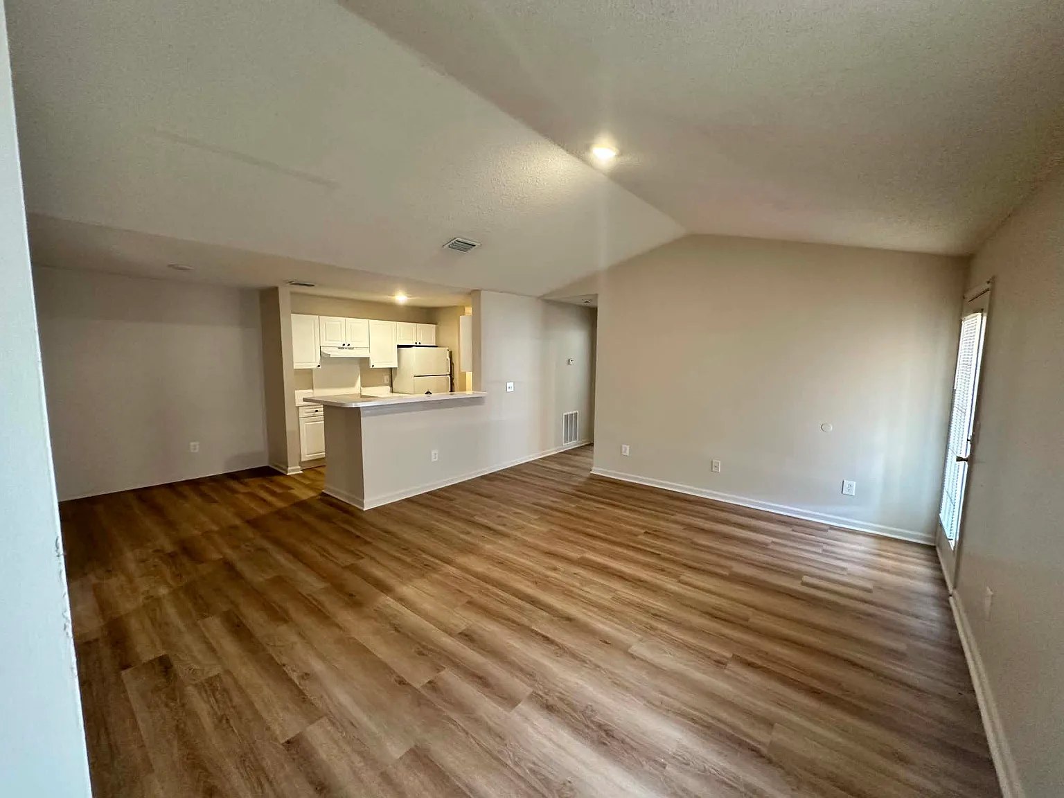 2 bed, $1,295 — Photo 1