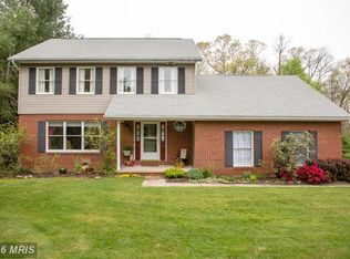 1879 Aqua View Dr, Hampstead, MD 21074