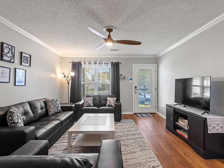 106 Willow Grove Ct — Photo 4