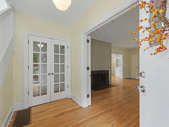 4th image of 504 W Michigan Ave