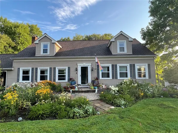 1429 Bell Rd, Chagrin Falls, OH 44022