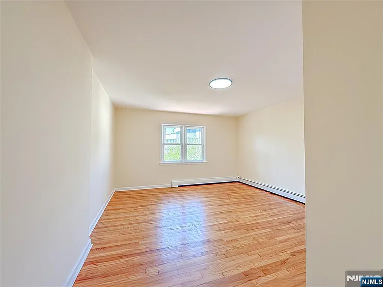 244 Lincoln Ave — Photo 8