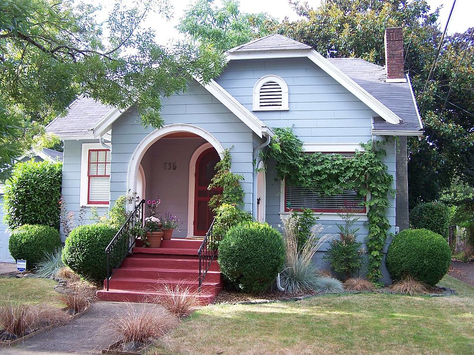 Charming 1926 Cottage