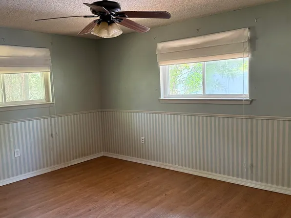 15637 Denham Rd, Pride, LA 70770