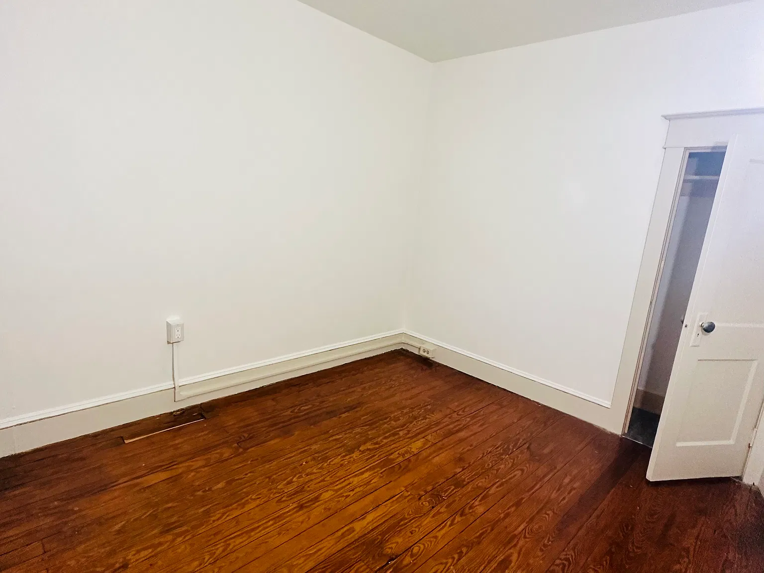 3 bed, 1800 sqft, $1,000 — Photo 2
