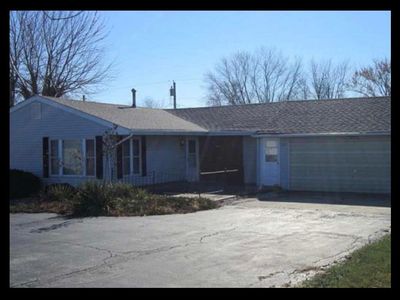1410 E Briggs Dr, Macon, MO, 63552