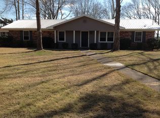 500 Carr Cir, Headland, AL 36345