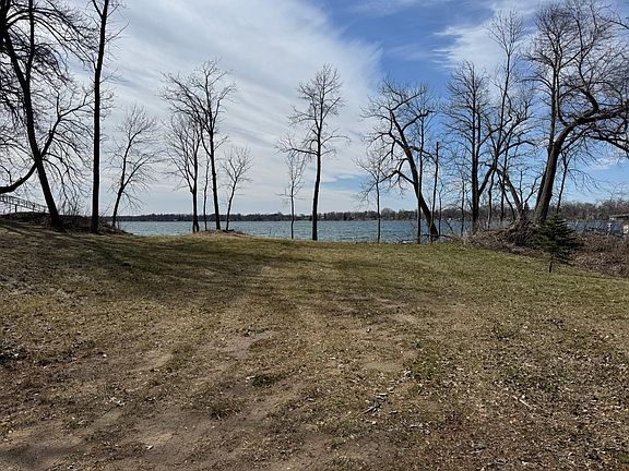 2nd image of Engstrom Beach Rd