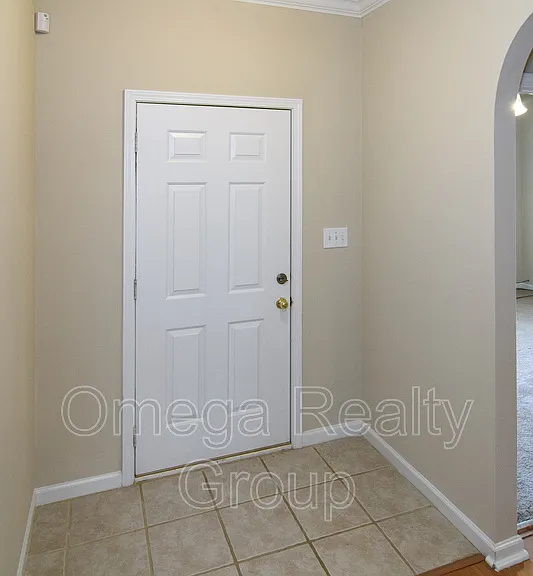 1030 Lexington Dr — Photo 5