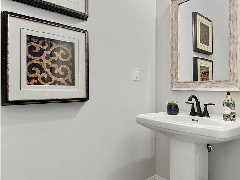 4074 Cottingham Way — Photo 11