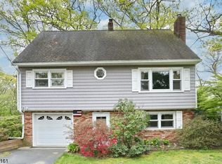 30 Lenape Rd, Ringwood, NJ 07456