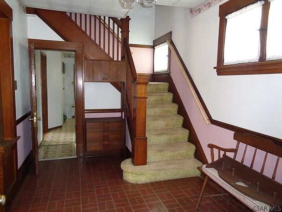 3rd image of 831 Cypress Ave