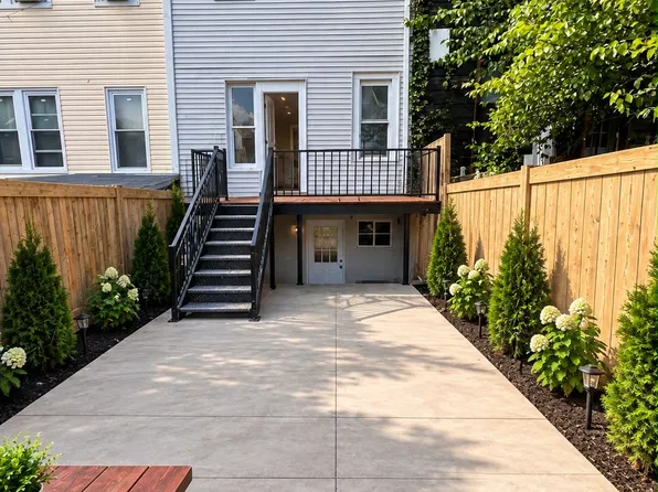 25 Marconi Place image 1 of 10