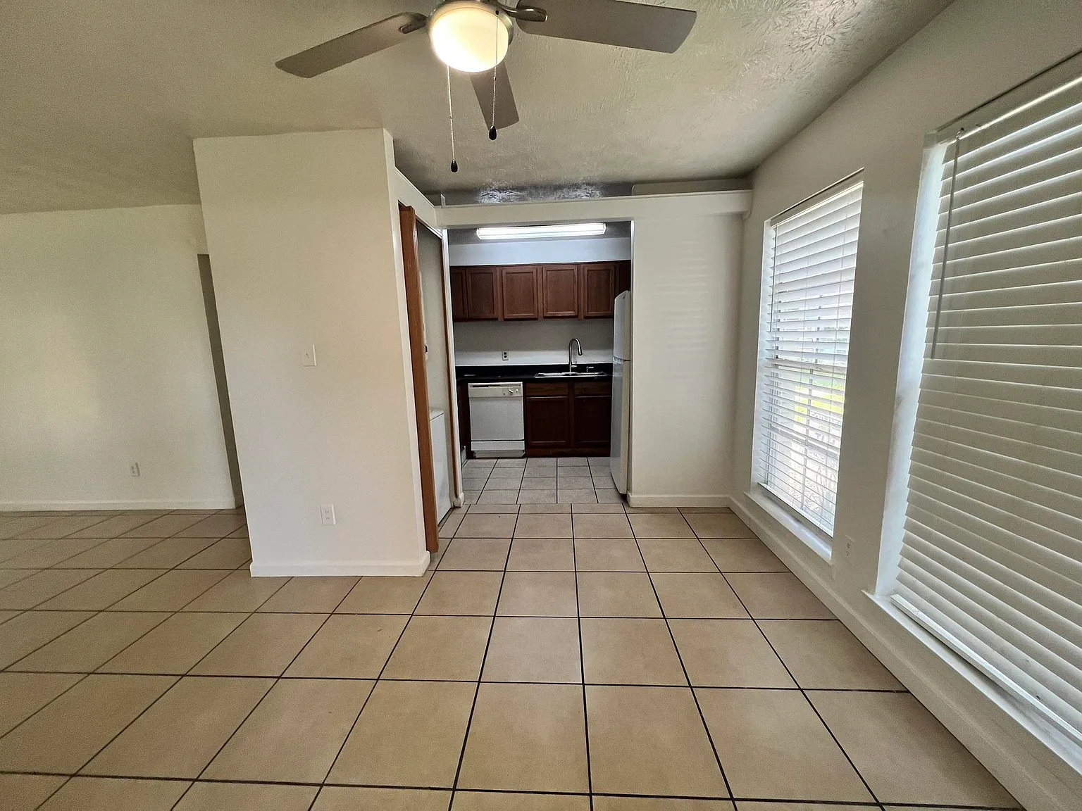2 bed, 920 sqft, $1,195 — Photo 1