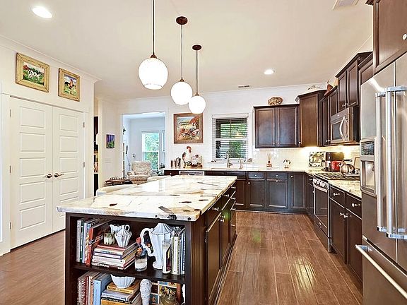 4th image of 1943 Carolina Towne Ct
