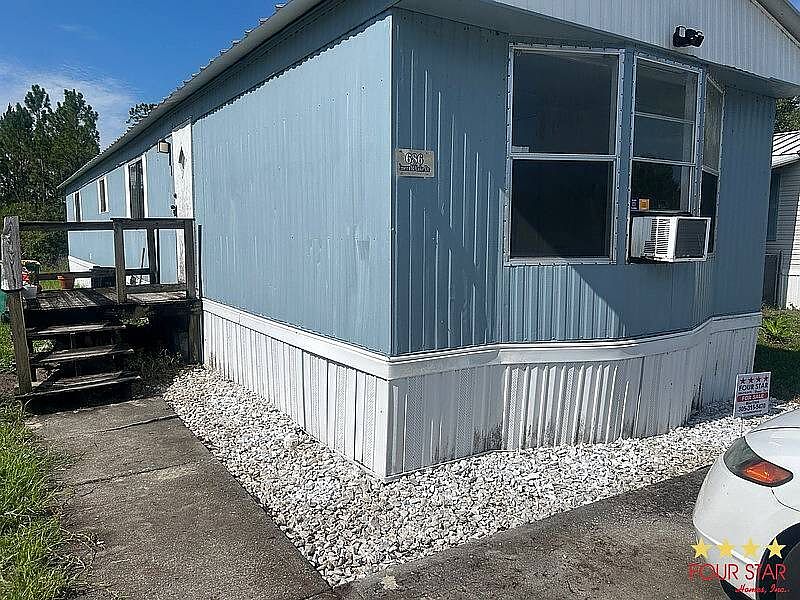 1st image of 686 Emerald Lake Dr