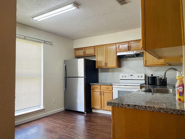 3400 Pleasant Valley Ln #3400 — Photo 9