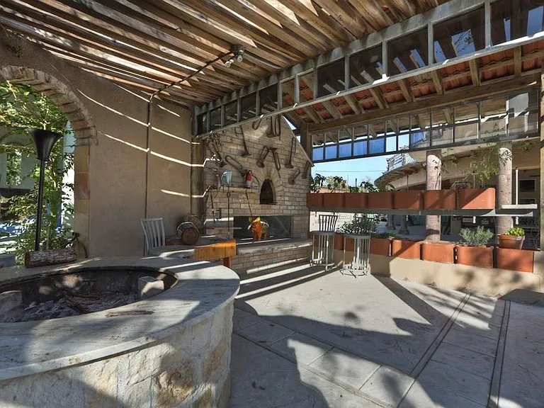 614 Pine Gully Rd #LOFT — Photo 15