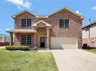 8501 Star Thistle Dr, Fort Worth, TX 76179