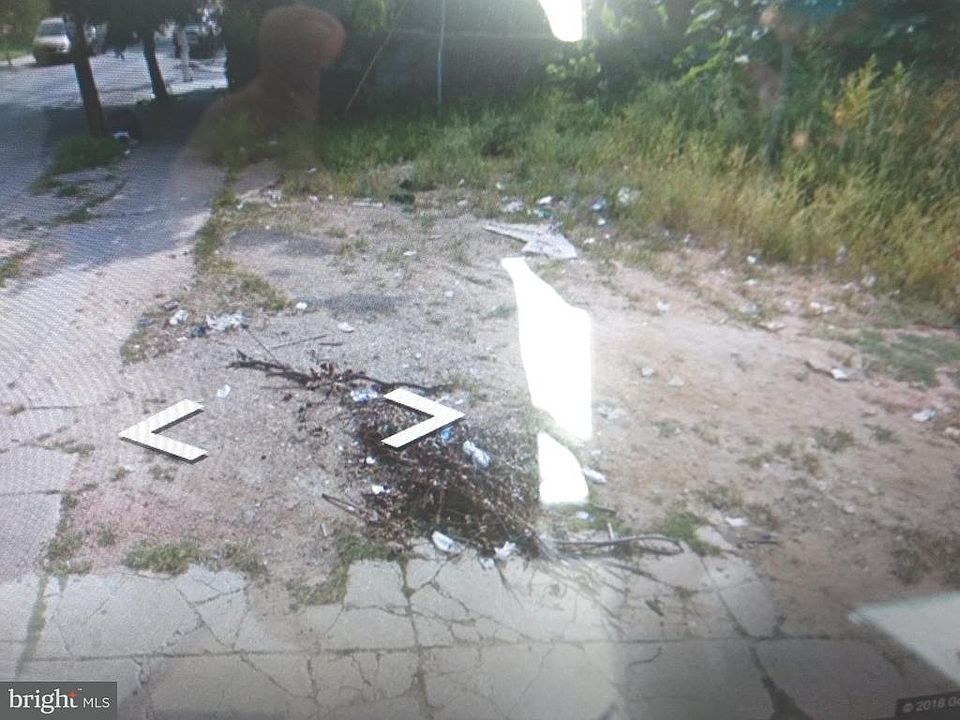 2nd image of 2369 N Bouvier St