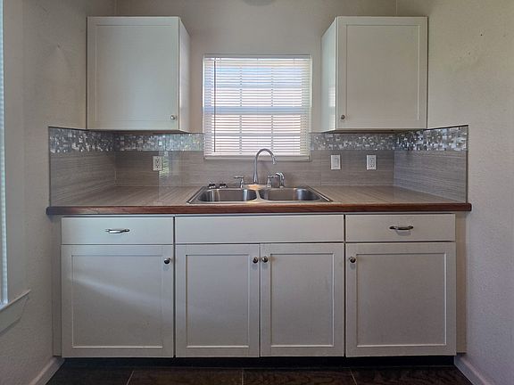 2nd image of 5315 Avenue O