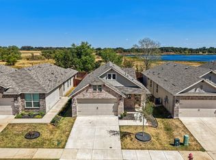 925 King St, Aubrey, TX 76227
