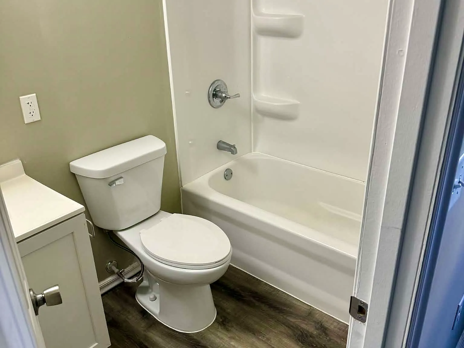 1 bed, $550 — Photo 1
