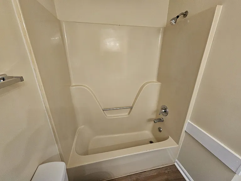 514 E Harden St #I — Photo 8